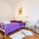 Elegant & Enchanting - Apartment At Old Town Entrance -