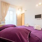 Elegant & Enchanting - Apartment At Old Town Entrance -